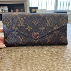 Louis Vuitton Wallet (women’s)